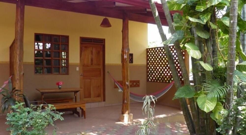 Cabinas El Colibri Puerto Carrillo Exterior foto