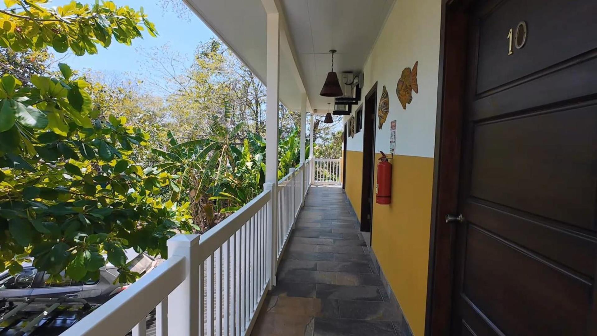 Cabinas El Colibri Puerto Carrillo Exterior foto