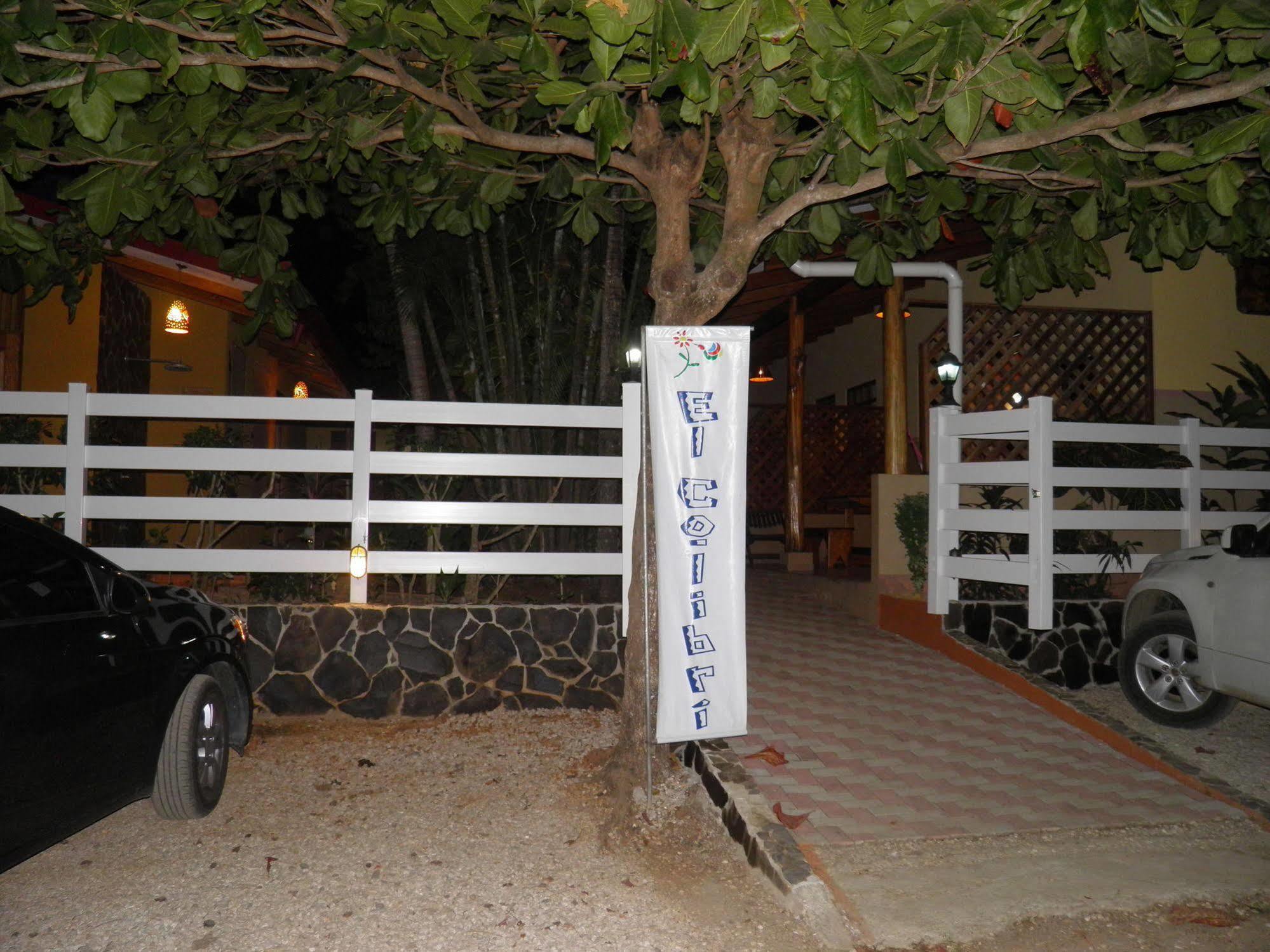 Cabinas El Colibri Puerto Carrillo Exterior foto